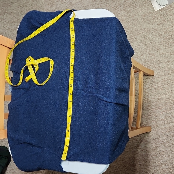 $5☃️Burno Ferraro Navy Vneck Fine Merno Wool Sweater Large - Picture 6 of 7